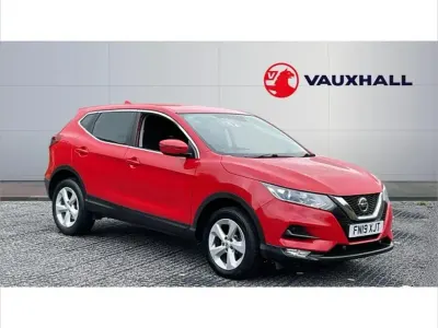 Używany Nissan Qashqai Acenta Premium 140 KM (102 kW) 2019 Czerwony SUV