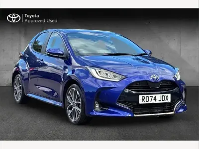 Used Toyota Yaris 114 HP (83 kW) 2024 Blue Hatchback