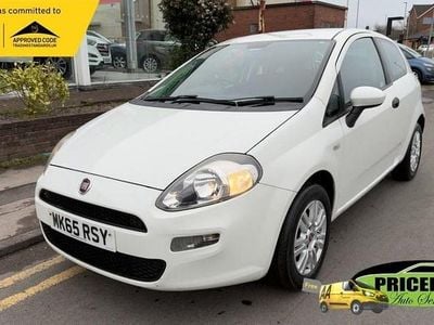 Used Fiat Punto Pop 69 HP (50 kW) 2015 White Hatchback