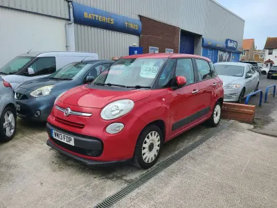 Used Fiat 500L Easy 85 HP (62 kW) 2013 Red MPV