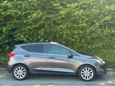 Used Ford Fiesta Titanium 100 HP (73 kW) 2018 Grey Hatchback