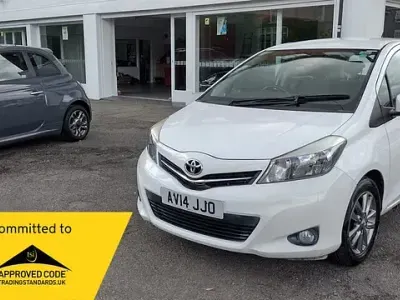 Used Toyota Yaris Plus 99 HP (72 kW) 2014 White Hatchback