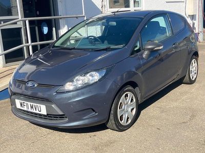 Używany Ford Fiesta 70 KM (51 kW) 2011 Niebieski Hatchback