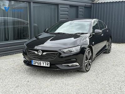 Second-hand Vauxhall Insignia SRi 170 CP (125 kW) 2019 Negru Hatchback