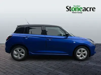 Używany Suzuki Swift 82 KM (60 kW) 2024 Niebieski Hatchback