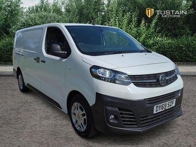 Used Vauxhall Vivaro S 100 HP (73 kW) 2019 White MPV