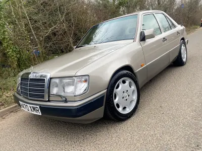 Usado Mercedes E300 1990 Prateado Sedan