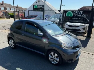Gebraucht Toyota Aygo 2011 Grau Kleinwagen