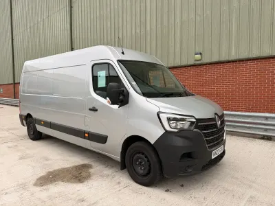 Used Renault Master Business 135 HP (99 kW) 2023 Grey MPV