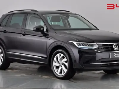 Begagnad VW Tiguan S 150 HK (110 kW) 2022 Svart SUV