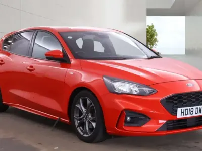 Used Ford Focus ST-Line 125 HP (91 kW) 2018 Red Hatchback