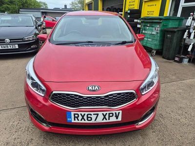 Używany Kia Ceed 2017 Czerwony Hatchback