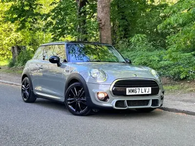 Begagnad Mini Cooper Hatch 136 HK (100 kW) 2018 Grå Halvkombi