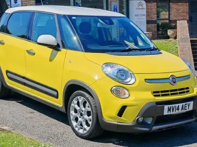 Used Fiat 500L Trekking 105 HP (77 kW) 2014 Yellow/white MPV