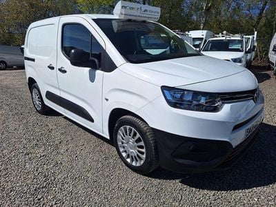 Usado Toyota Proace 120 HP (88 kW) 2021 Branco Monovolume