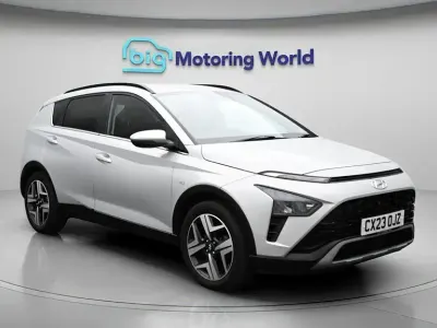 Begagnad Hyundai Bayon Premium 100 HK (73 kW) 2023 Grå SUV