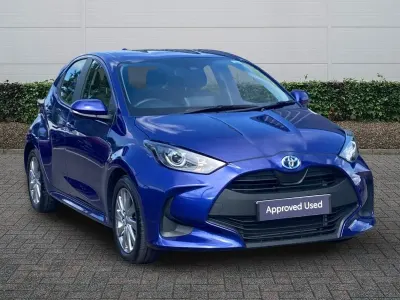 Usado Toyota Yaris Hybrid 2023 Azul Utilitario