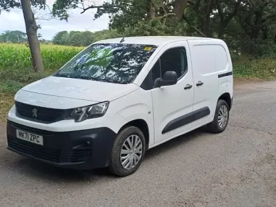 Used Peugeot Partner Premium 131 HP (96 kW) 2021 White MPV
