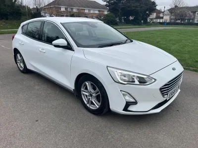 Used Ford Focus Zetec 120 HP (88 kW) 2018 White Hatchback