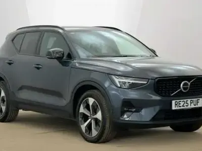 Usado Volvo XC40 Plus 194 HP (142 kW) 2025 Azul SUV
