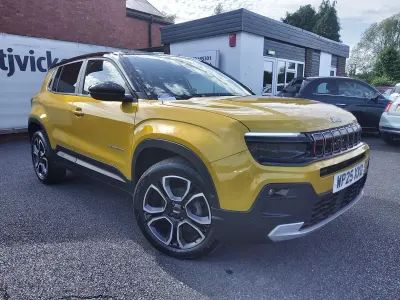Used Jeep Avenger Summit 100 HP (73 kW) 2025 Yellow/black SUV