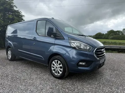 Begagnad Ford Transit Custom Limited 130 HK (95 kW) 2020 Blå Van