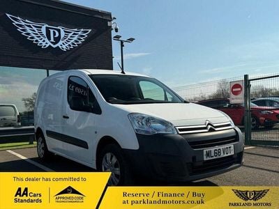 Used Citroën Berlingo 100 HP (73 kW) 2018 White MPV