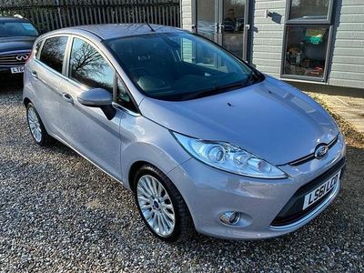 Used Ford Fiesta Titanium 94 HP (69 kW) 2011 Silver Hatchback