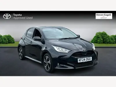 Second-hand Toyota Yaris Hybrid Design 2024 Negru Hatchback