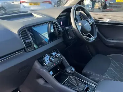 Begagnad Skoda Karoq SportLine 150 HK (110 kW) 2025 Blå SUV
