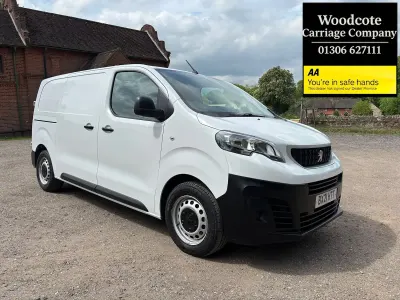 Used Peugeot e-Expert S 100 kW (136 HP) 2021 White Van