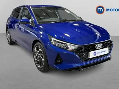 Käytetty Hyundai i20 Premium 101 HP (74 kW) 2023 Sininen Viistoperä