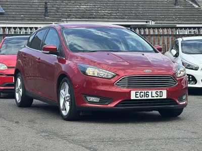 Used Ford Focus Zetec 120 HP (88 kW) 2016 Red Hatchback