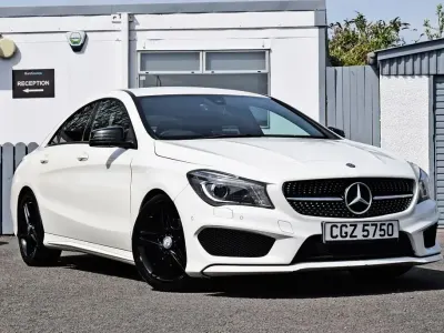 Usado Mercedes CLA180 AMG 2016 Branco Sedan