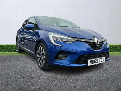 Used Renault Clio Iconic 100 HP (73 kW) 2019 Blue Hatchback