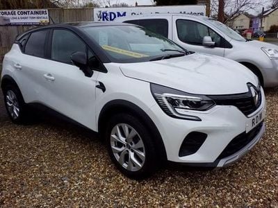 Used Renault Captur Iconic 140 HP (102 kW) 2021 White/black SUV