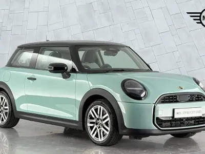 Used Mini Cooper Hatch 154 HP (113 kW) 2024 Green Hatchback