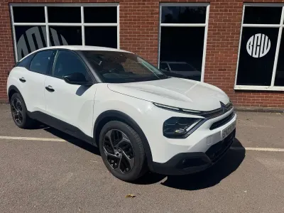 Used Citroën C4 PureTech 102 HP (75 kW) 2023 White SUV