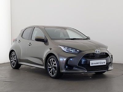 Second-hand Toyota Yaris Hybrid Design 116 CP (85 kW) 2023 Maro Hatchback