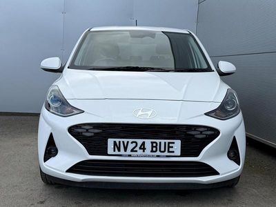 Used Hyundai i10 Premium 62 HP (45 kW) 2024 White Hatchback