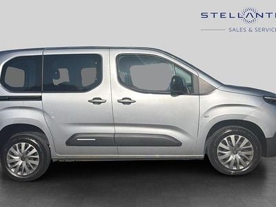 Usado Citroën Berlingo 128 HP (94 kW) 2024 Cinzento Monovolume