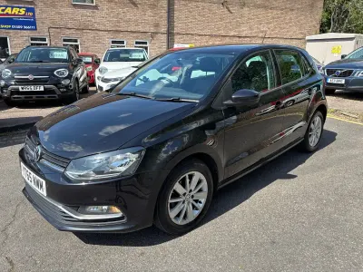 Begagnad VW Polo SE 2015 Svart Halvkombi