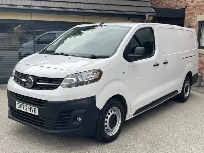 Used Vauxhall Vivaro S 100 HP (73 kW) 2022 White MPV