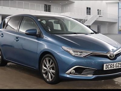 Blue Used 2015 Toyota Auris | £7,190 (Expensive)