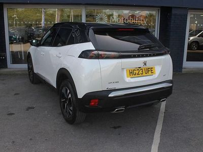 Begagnad Peugeot 2008 GT 130 HK (95 kW) 2023 Vit SUV