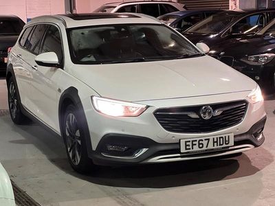 White Used 2018 Vauxhall Insignia Estate | £7,490 (Fair price)