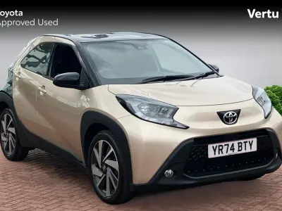 Used Toyota Aygo X 72 HP (52 kW) 2024 Beige SUV