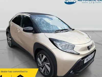 Used Toyota Aygo X 72 HP (52 kW) 2024 Gold SUV