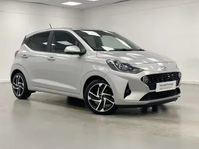 Käytetty Hyundai i10 Premium 2020 Hopea Viistoperä