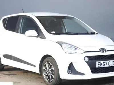 Used Hyundai i10 Premium 87 HP (63 kW) 2017 White Hatchback